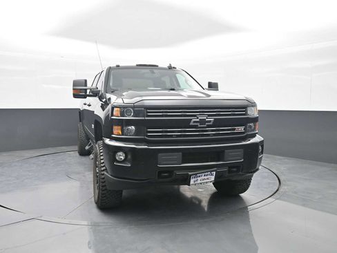 Used 2016 Chevrolet Silverado 2500 LT w/ Midnight Edition AWD/4WD image 2