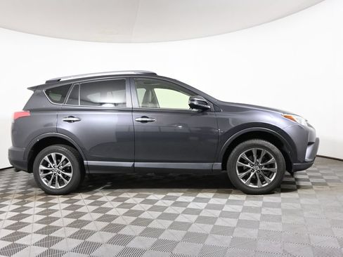 Used 2018 Toyota RAV4 Limited AWD/4WD image 8