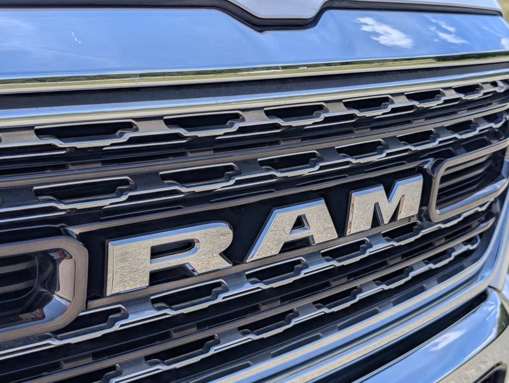Used 2023 RAM 1500 Limited AWD/4WD image 2
