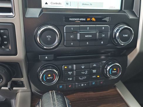 Used 2016 Ford F150 Lariat image 23