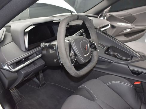 Used 2025 Chevrolet Corvette Stingray Coupe w/ 1LT image 12