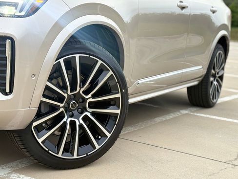 New 2026 Volvo XC90 B6 Ultra w/ Protection Package Premier image 9