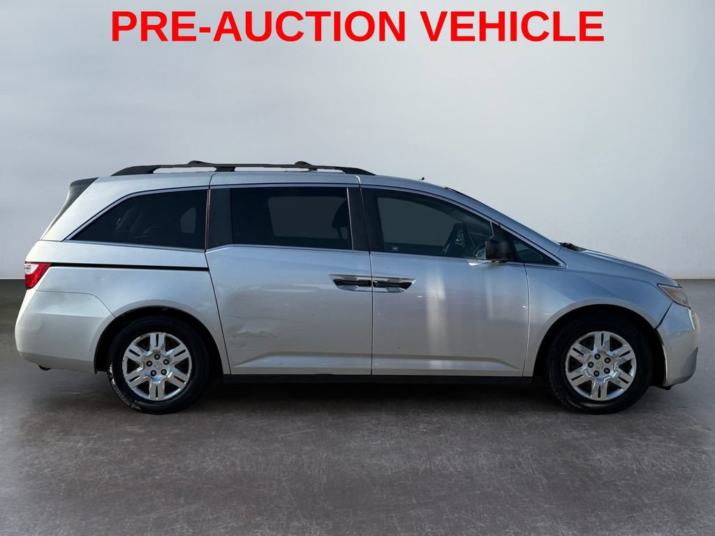 Used 2011 Honda Odyssey LX image 2