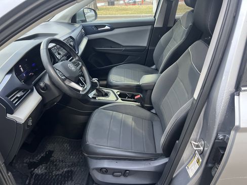 Used 2023 Volkswagen Taos SE image 16