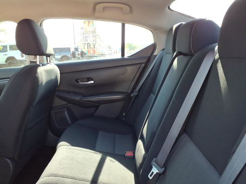 Used 2021 Nissan Sentra SV FWD image 12