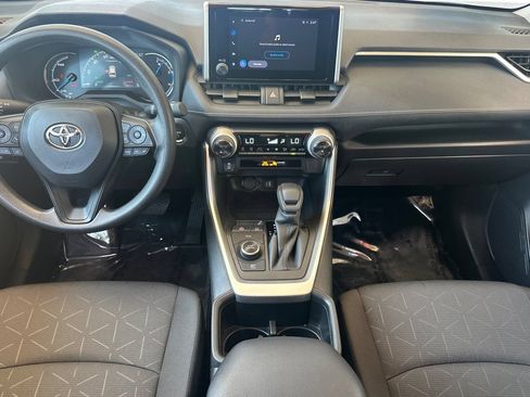 Used 2025 Toyota RAV4 XLE AWD/4WD image 16