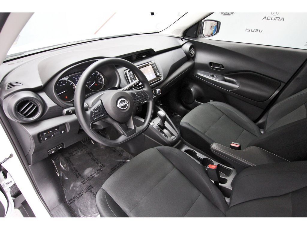 Used 2025 Nissan Kicks Play S FWD image 12