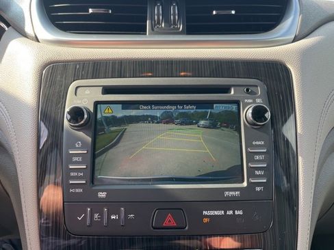 Used 2016 Chevrolet Traverse LT image 23