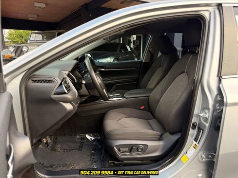 Used 2022 Toyota Camry LE FWD image 22