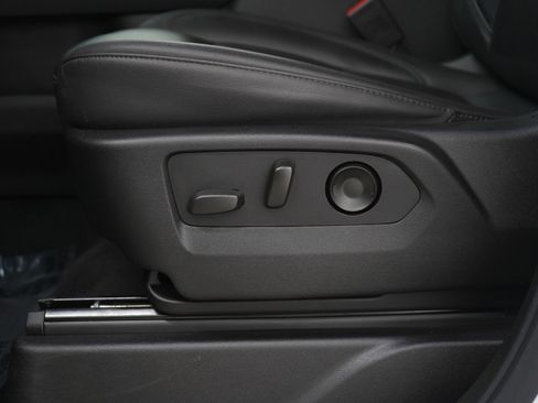 Used 2021 Chevrolet Tahoe Z71 image 25