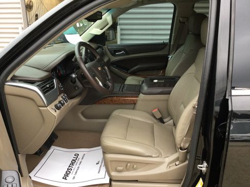 Used 2015 Chevrolet Tahoe LTZ AWD/4WD image 11