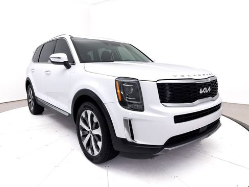 Used 2022 Kia Telluride S FWD image 14