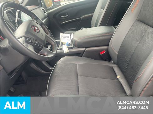 Used 2024 Nissan Titan PRO-4X w/ Off Road Protection Package image 11