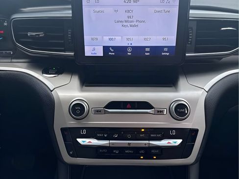Used 2020 Ford Explorer XLT w/ Equipment Group 202A RWD image 23