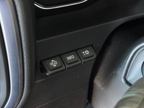 Used 2021 GMC Sierra 1500 AT4 w/ AT4 Value Package AWD/4WD image 28