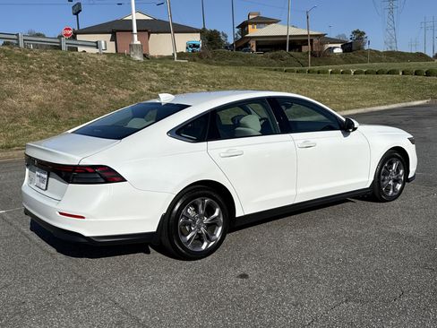 Used 2024 Honda Accord EX image 10