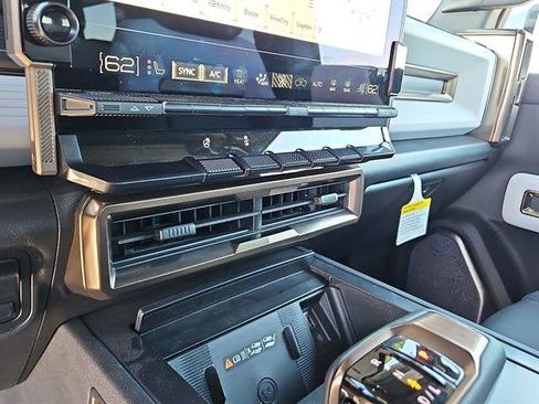 New 2025 GMC Hummer EV 3X image 40