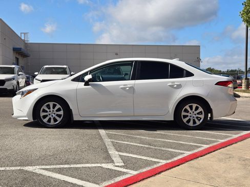 Used 2025 Toyota Corolla LE FWD image 6