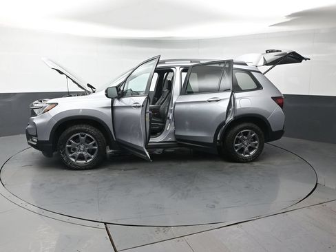 Certified 2024 Honda Passport TrailSport image 47