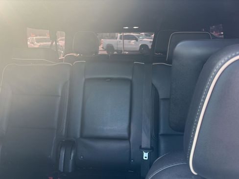 Used 2023 GMC Yukon XL SLT w/ SLT Premium Package RWD image 41