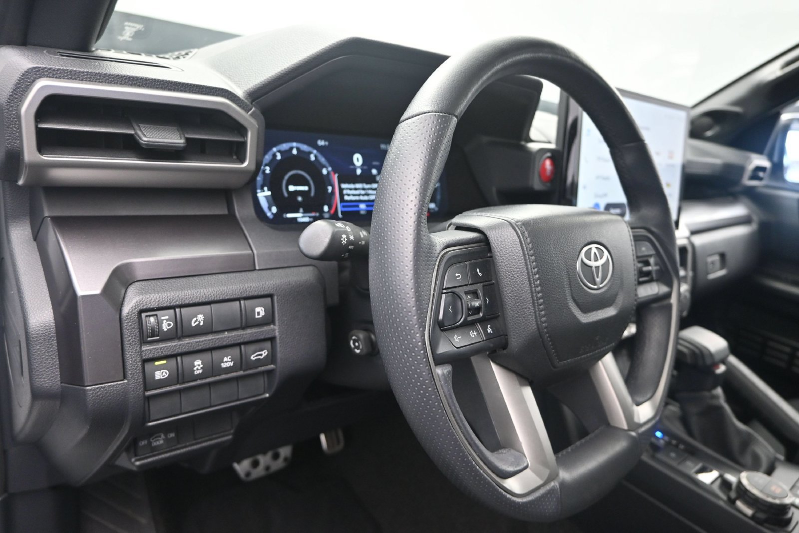 Used 2025 Toyota 4Runner TRD Sport Premium w/ Tow Technology Package AWD/4WD image 12