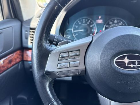 Used 2011 Subaru Outback 2.5i Limited w/ PWR Moonroof Pkg AWD/4WD image 20