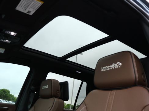 New 2026 Chevrolet Tahoe High Country AWD/4WD image 26