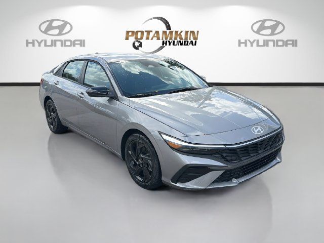 Certified 2026 Hyundai Elantra Sport FWD image 3