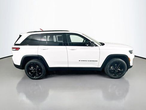 New 2025 Jeep Grand Cherokee Limited w/ Black Appearance Package image 8
