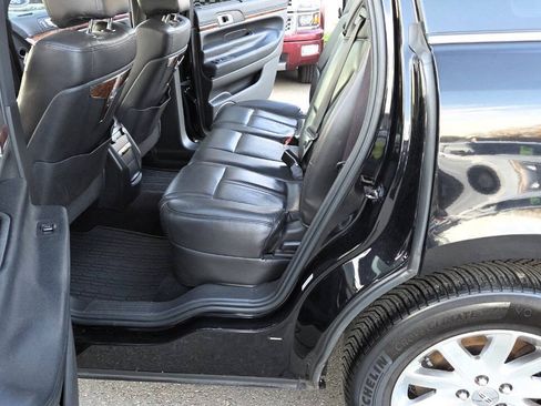 Used 2019 Lincoln MKT AWD image 30