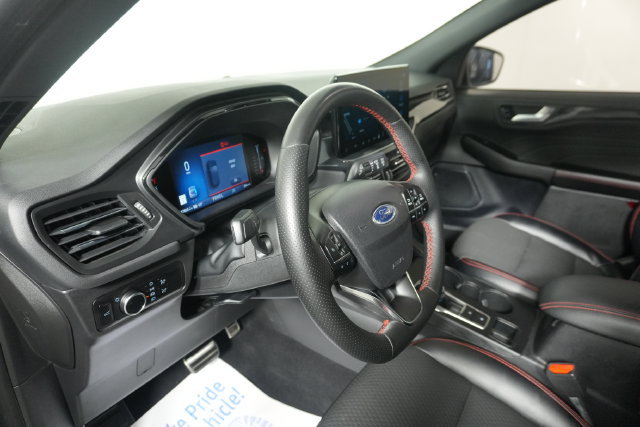 Used 2023 Ford Escape ST-Line w/ Tech Pack #1 AWD/4WD image 18
