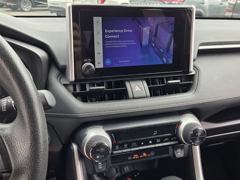 Used 2024 Toyota RAV4 XLE FWD image 18
