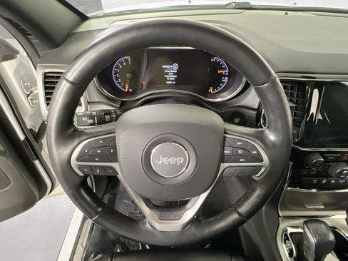 Used 2022 Jeep Grand Cherokee Limited image 11