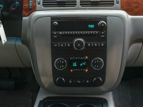 Used 2009 GMC Yukon XL SLT image 28