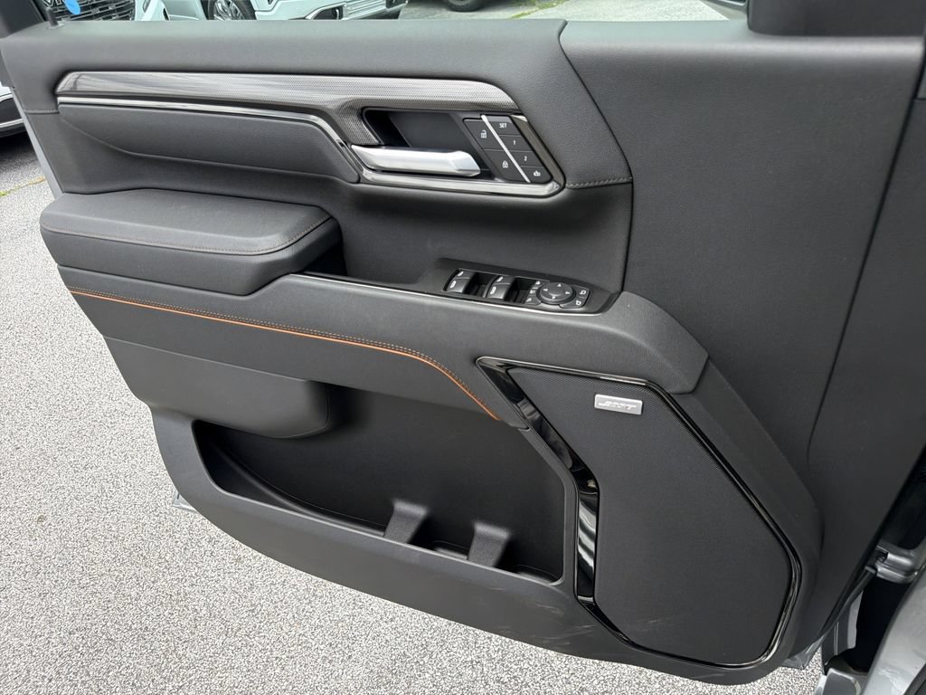 New 2026 GMC Sierra 2500 AT4 w/ LPO, Black Badging Package AWD/4WD image 13