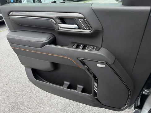 New 2026 GMC Sierra 2500 AT4 w/ LPO, Black Badging Package AWD/4WD image 13