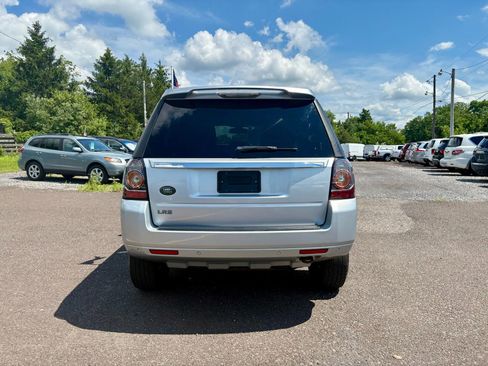 Used 2014 Land Rover LR2 HSE image 4