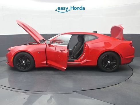 Used 2022 Chevrolet Camaro LT RWD image 4
