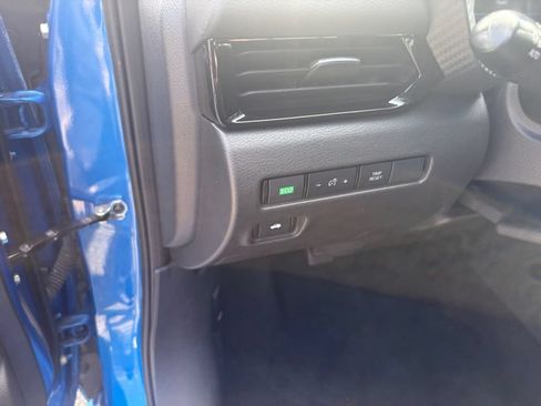 Used 2024 Nissan Sentra SV FWD image 30