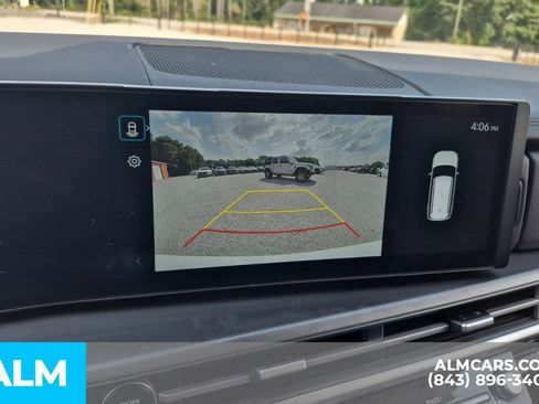 Used 2025 Hyundai Santa Fe SEL FWD image 14