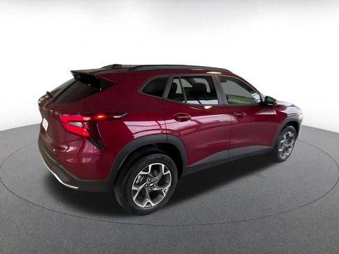 Used 2025 Chevrolet Trax LT image 16
