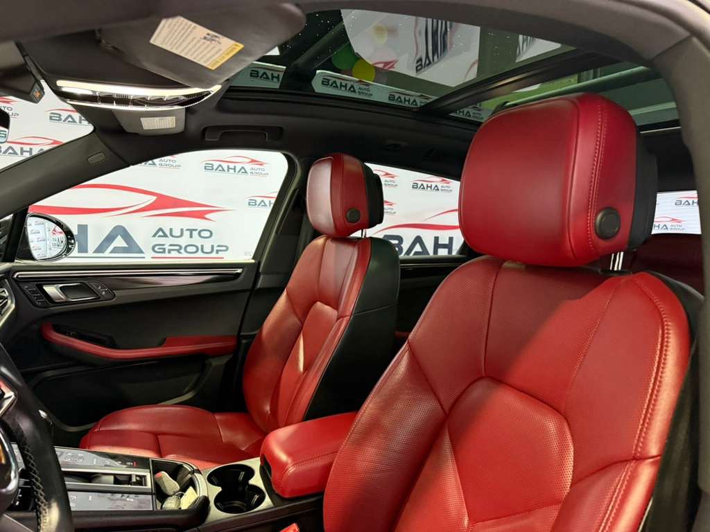Used 2023 Porsche Macan AWD/4WD image 19