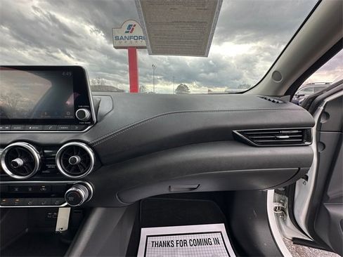 Used 2022 Nissan Sentra SV w/ Trunk Package image 16