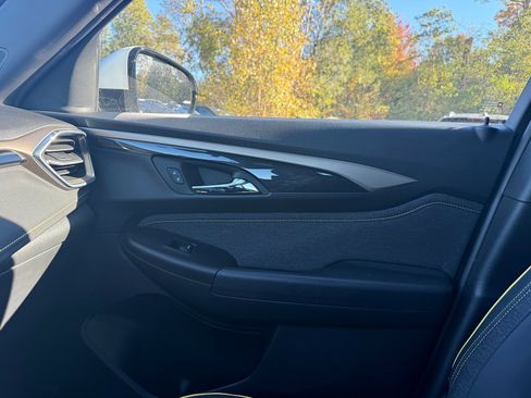 Used 2025 Chevrolet TrailBlazer ACTIV w/ Convenience Package image 40