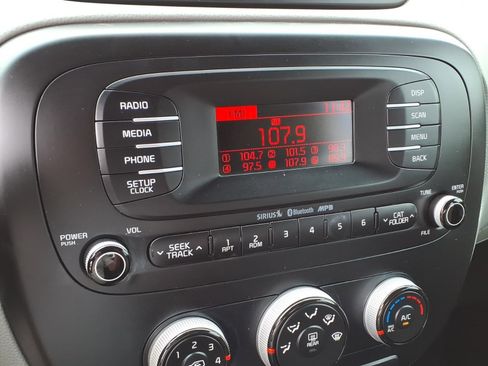 Used 2016 Kia Soul FWD image 26