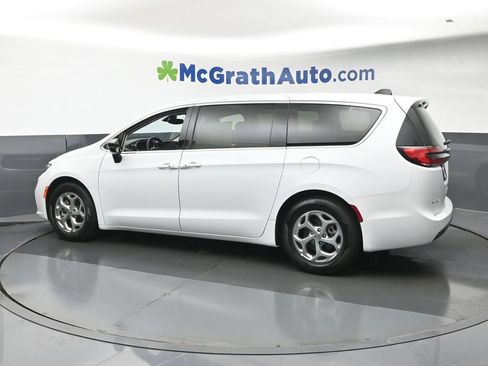 Used 2024 Chrysler Pacifica Limited FWD image 23