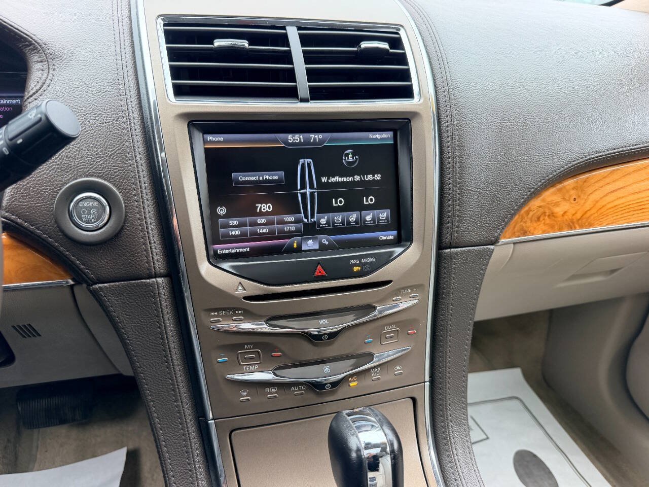 Used 2014 Lincoln MKX AWD w/ Equipment Group 102A image 37