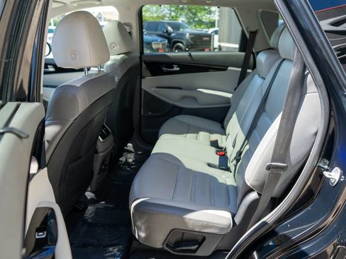 Used 2019 Kia Sorento SX w/ SX Touring Package AWD/4WD image 14