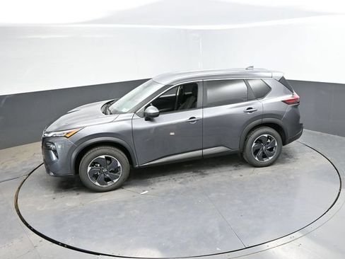 Used 2025 Nissan Rogue SV AWD/4WD image 40
