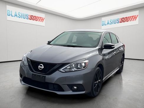 Used 2018 Nissan Sentra SR w/ SR Midnight Edition Package image 7